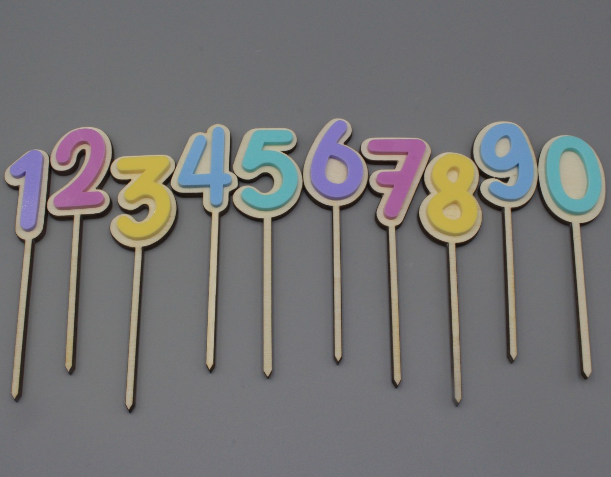 Caketopper aus Holz mit Acrylzahln
