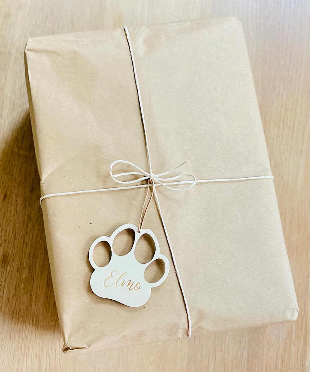 Geschenkanhänger Hundepfote gelasert