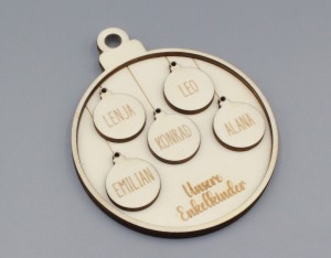 Personalisierte Christbaumkugel mit Wunschnamen und Wunschtext aus Holz 5 Kugeln