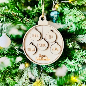Personalisierte Christbaumkugel mit Wunschnamen und Wunschtext aus Holz 5 Kugeln