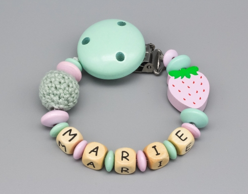 Schnullerkette mit Häkelperle und Erdbeere und Namen