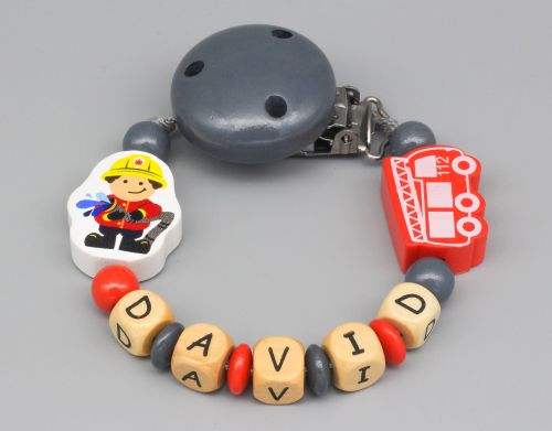 Schnullerkette mit Feuerwehrauto und Feuerwehrmann und Namen